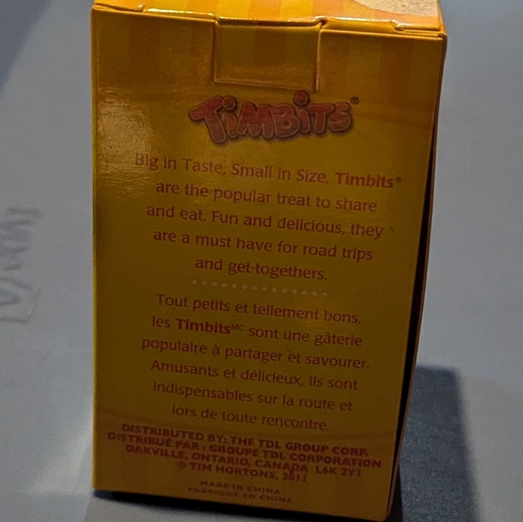 Tim Horton's Collectable Timbit Snowman 2011 Canada Ornament - Picture 3 of 5